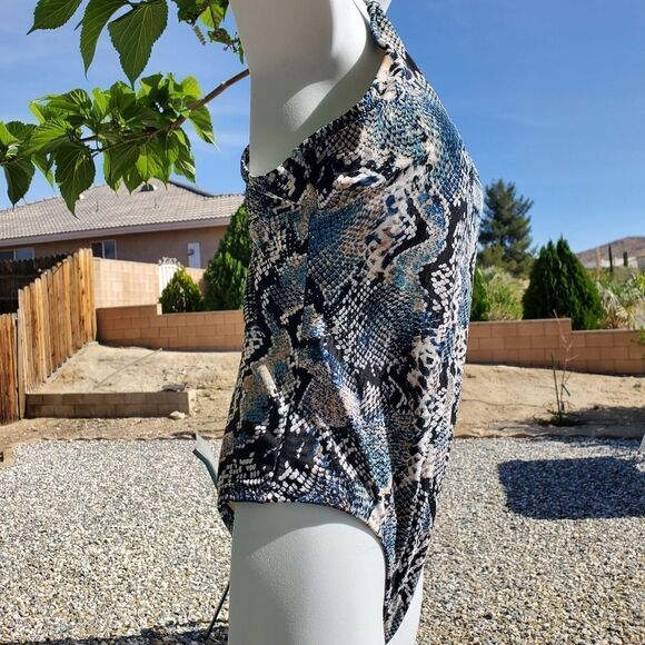Snake print swimsuit - Picture 3 of 4